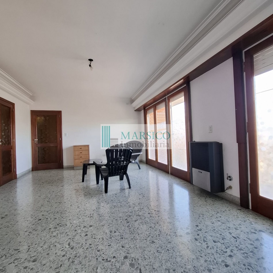 Chalet desarrollado en dos plantas
